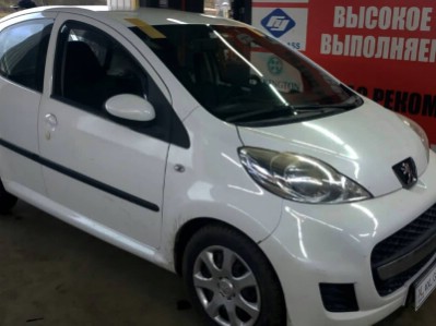 Установка автостекла Peugeot