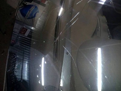 Установка лобового стекла Peugeot 308 -