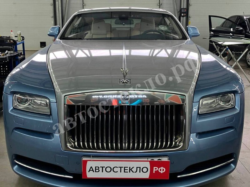 Установка австостекла Rolls-Royce Wraith -