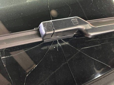 Установка лобового стекла Skoda Rapid -