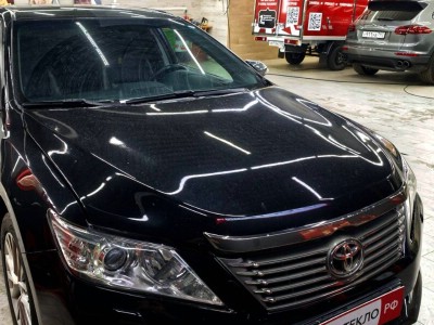 Установка лобового стекла Toyota Camry V50 -