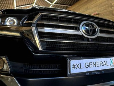 Установка лобового стекла Toyota Land Cruiser J200 2008-2020