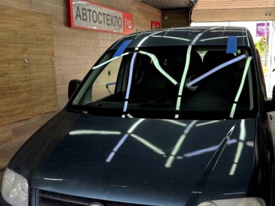 Установка лобового стекла Volkswagen Caddy 2003-2020