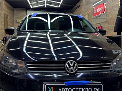 Установка лобового стекла Volkswagen Polo 2009-2020