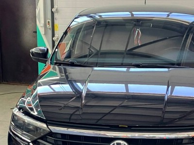 Установка лобового стекла Volkswagen Polo -
