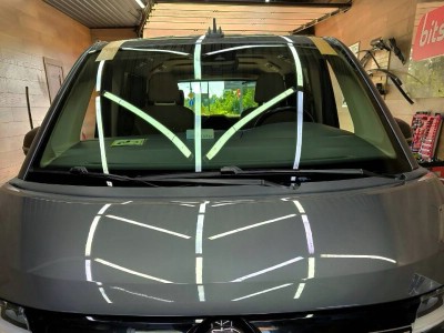 Установка лобового стекла Volkswagen T7 2022-