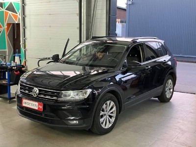 Установка лобового стекла Volkswagen Tiguan -