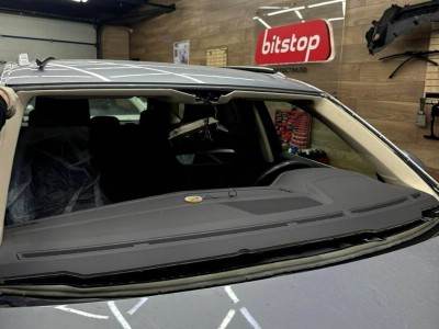 Установка лобового стекла Volkswagen Touareg -