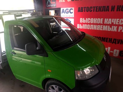 Установка лобового стекла Volkswagen Transporter T5 2003-2015
