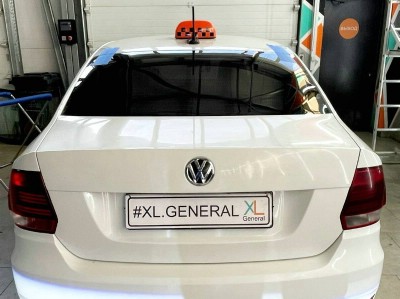 Установка заднего стекла Volkswagen Polo 4D SED 2010-